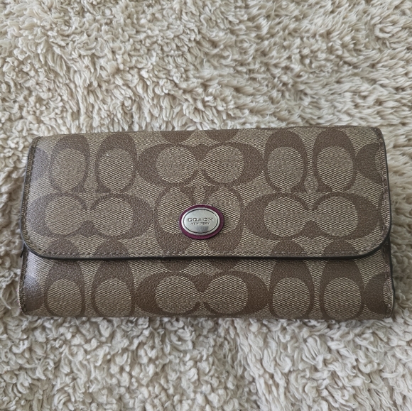 Coach Peyton Signature Monogram Continetal Wallet With Checkbook. EUC - Picture 1 of 14
